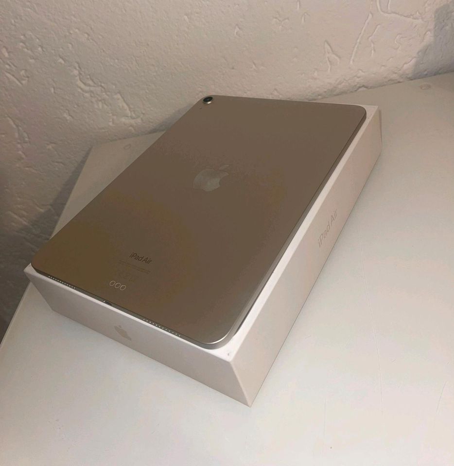 Apple iPad Air (2022) Tablet in Michelstadt