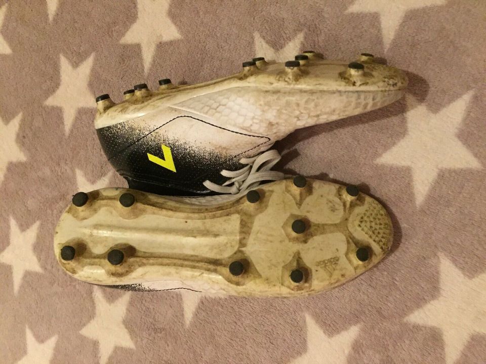 Fußballschuhe Nockenschuhe in Bad Schwartau