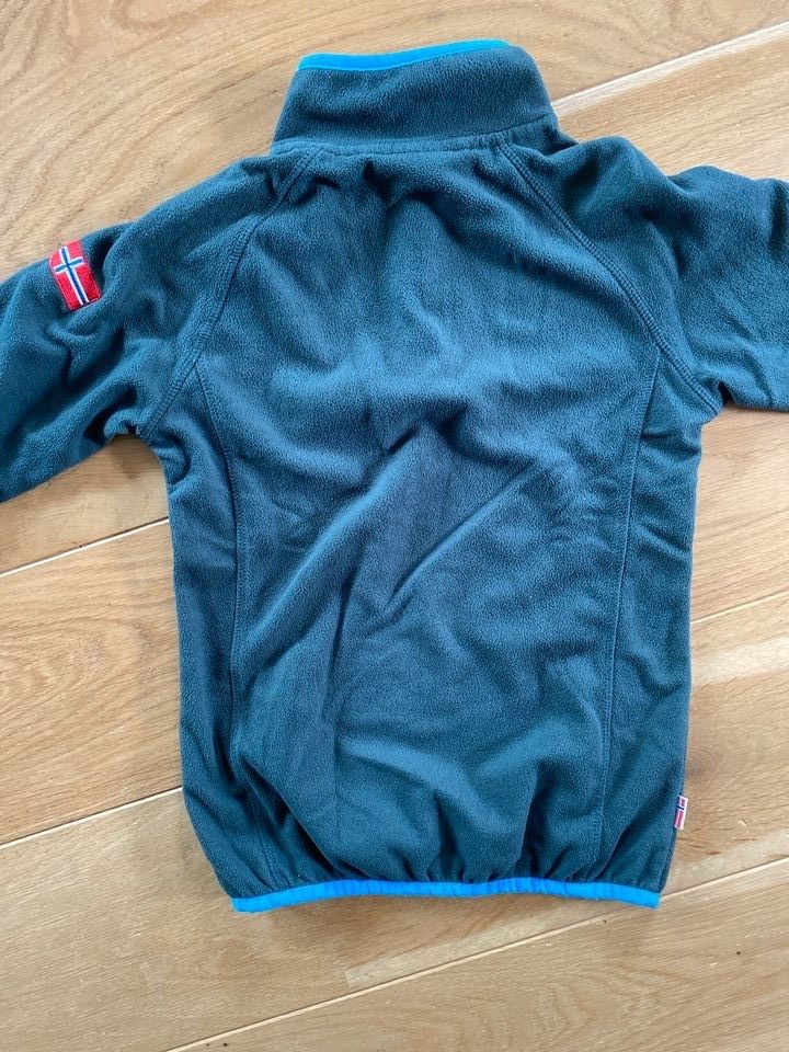 TROLLKIDS * Fleece-Troyer, Gr.140, grau mit blau in Burgdorf