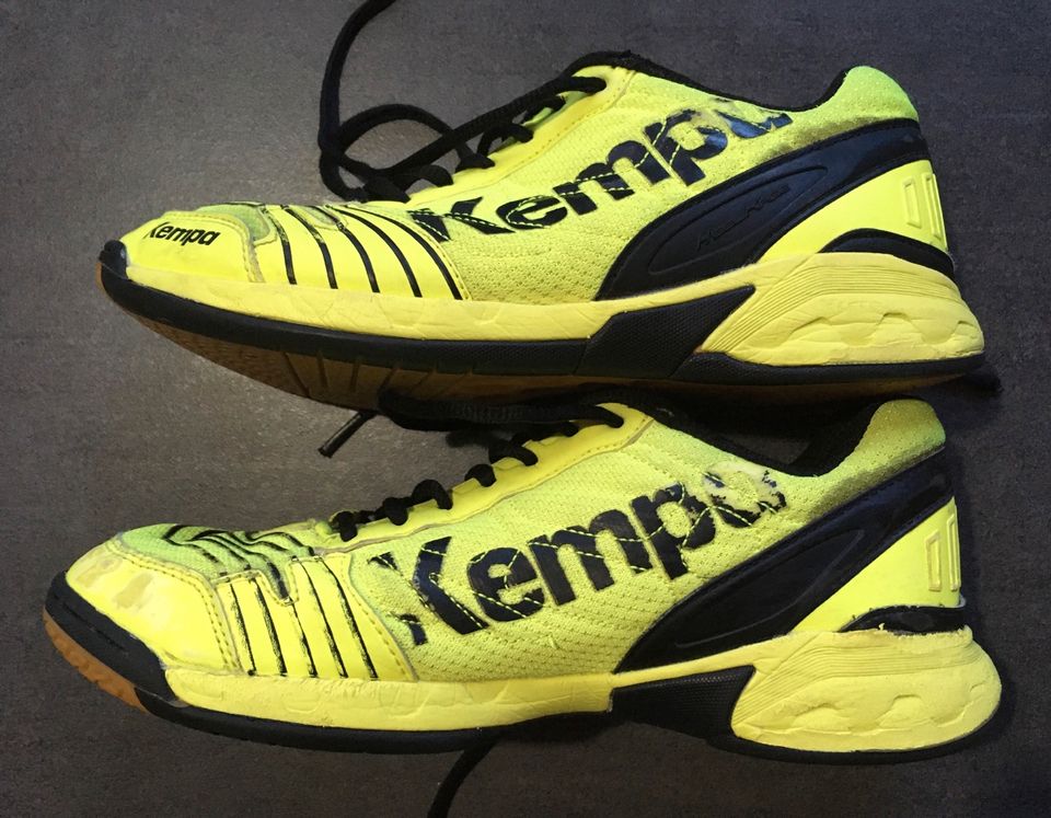 Paket Kempa Hallen Handball Turnschuhe Gr. 38 39 40 inkl. Vers. in Penzlin