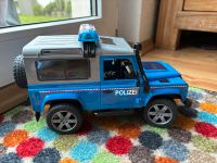 BRUDER Polizeiauto/Polizeiwagen/Land Rover Polizeifahrzeug Nordrhein-Westfalen - Essen-Haarzopf Vorschau