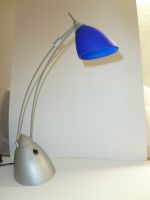 Design Schreibtisch-Büro-Nachttischlampe mit blauem Glasschirm Nordrhein-Westfalen - Soest Vorschau