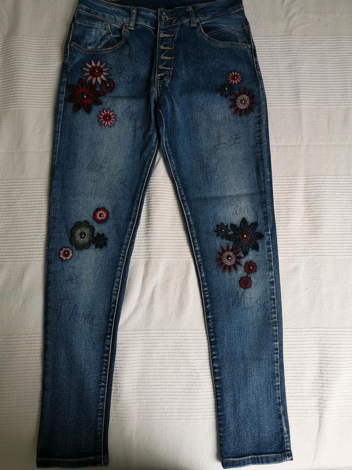 Blumen Jeans Hippie 36-38 Italy in Korschenbroich