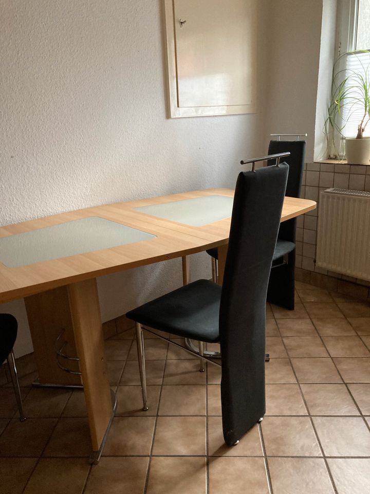 Esstisch mit drei Stühlen in Selm