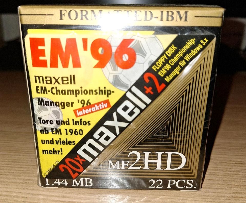 Maxell Disketten 22 Stück MF2HD mit EM'96 OVP in Köngen