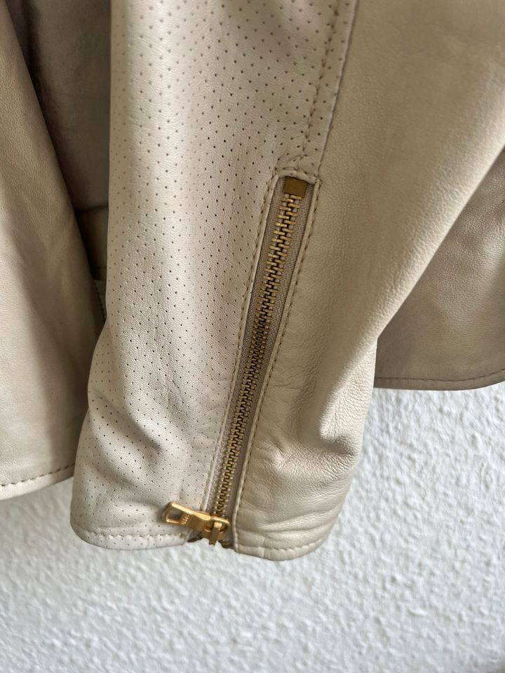 Esprit Echtleder Jacke Beige Gr 38 in Düsseldorf