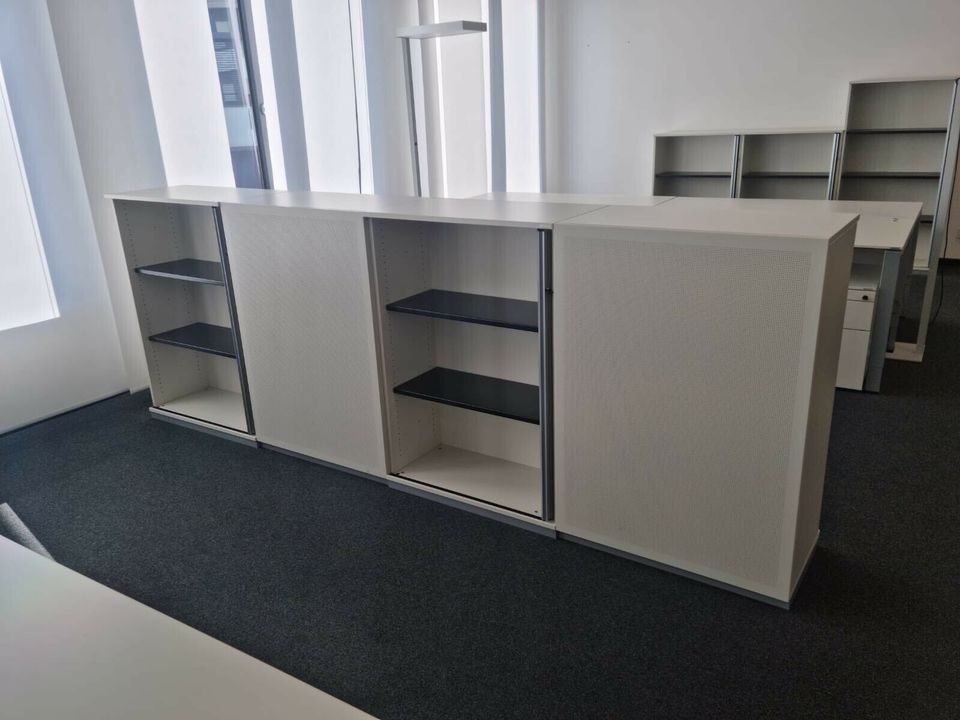 50 x Schreibtisch / Büromöbel / Büroeinrichtung / Büroauflösung in Linden