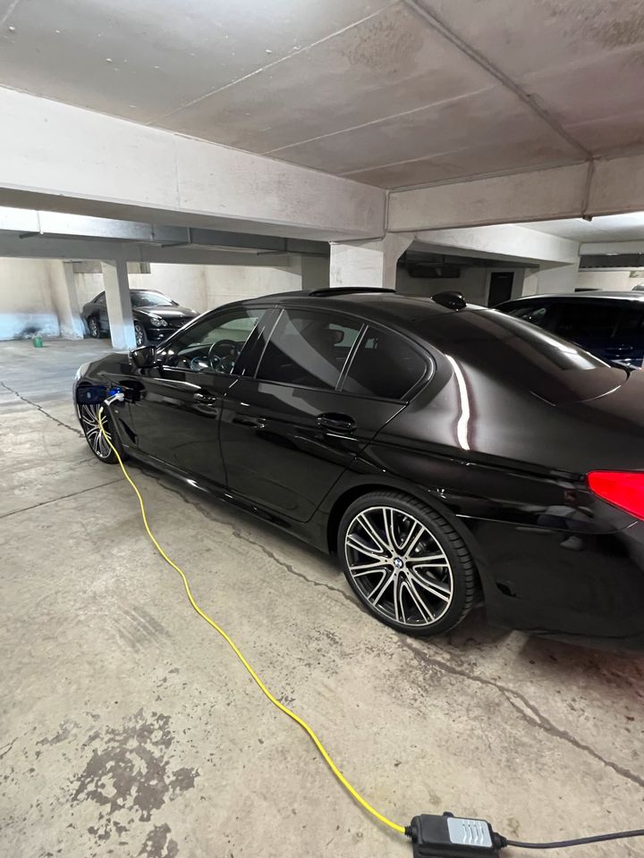 BMW 530e M Sport Paket / Service und TÜV neu! voll Ausstattung in Berlin