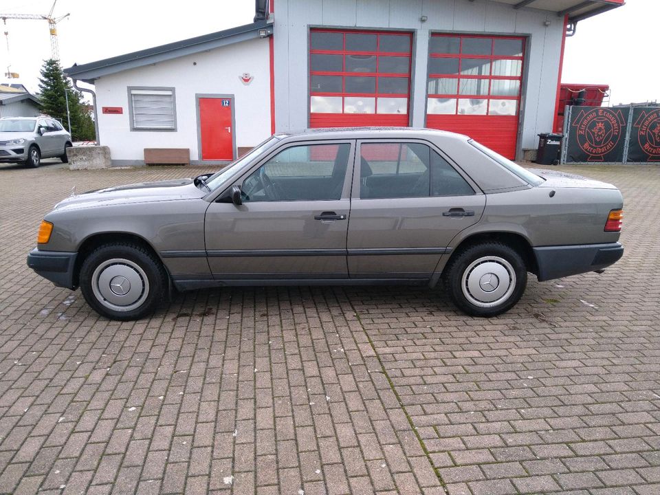 Mercedes w124 300Turbodiesel 4Matic in Heroldstatt