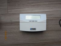 York 2ET077001124 Programmierbarer Thermostat 2H/4C Saarland - Quierschied Vorschau