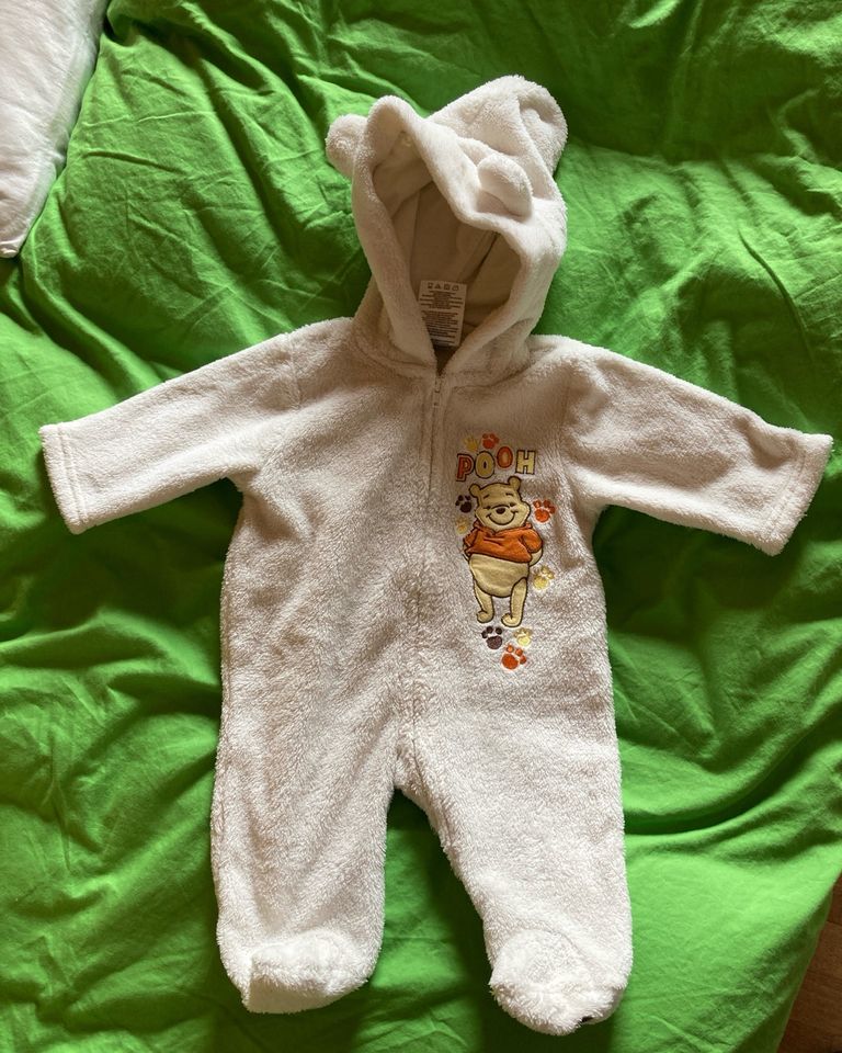 Overall Onsie Anzug für Babys 0-3 Monate Winnie Pooh in Darmstadt