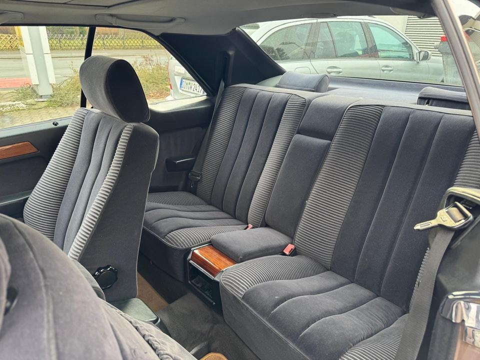 Mercedes Benz E 220 Coupe Automatik Oldtimer in Mainz