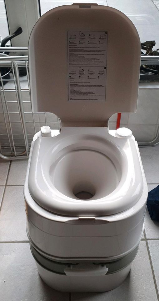 Camping, Wohnwagen Wohnmobil Chemie Toilette WC weiss-grau neu in Marschacht