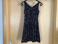 Tolles Sommerkleid schwarz Blumen top Rücken Gr.XS TALLY WEIJL Bayern - Moosburg a.d. Isar Vorschau