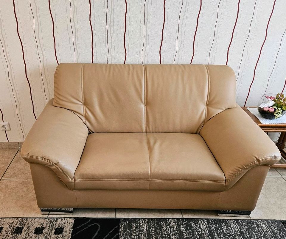 Sofa und Sessel Garnitur, Kunstleder, beige in Warendorf