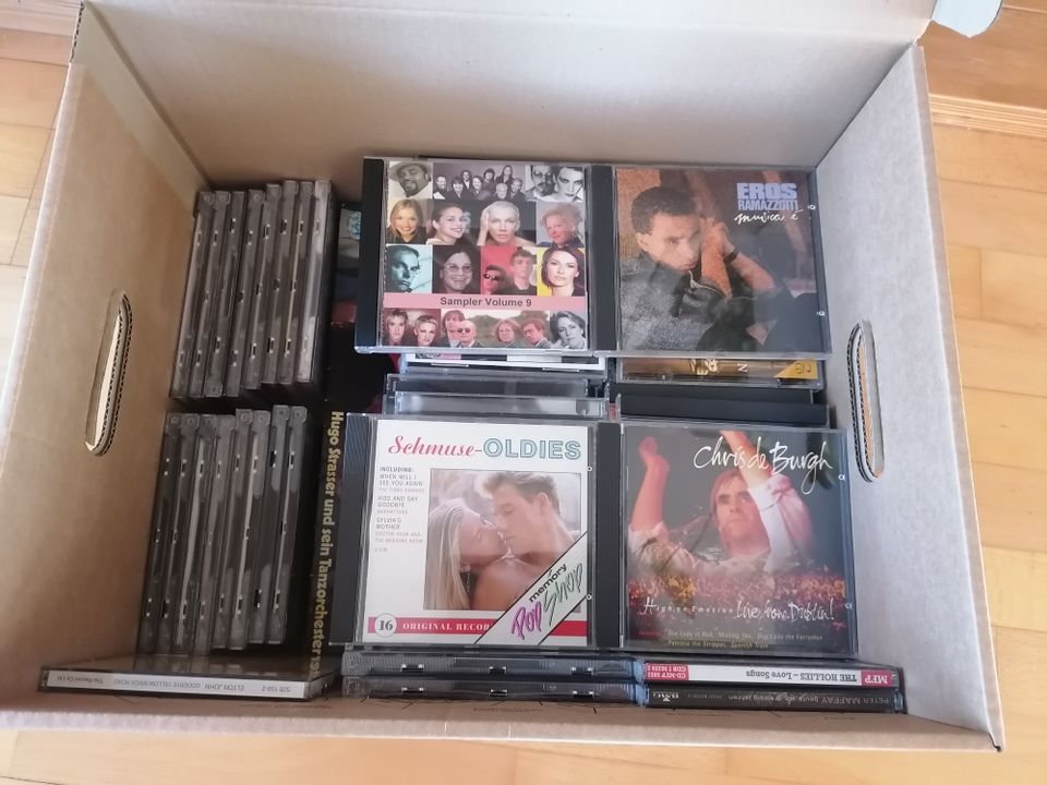 CDs und Schallplatten, ca. 80 Stück in Bretten