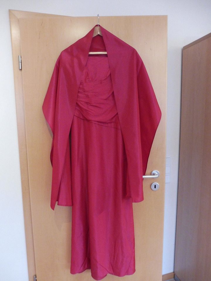 Christian Berg Cocktail Abendkleid Gr. 40 rosa/rot m.Umhang/Schal in Neunkirchen