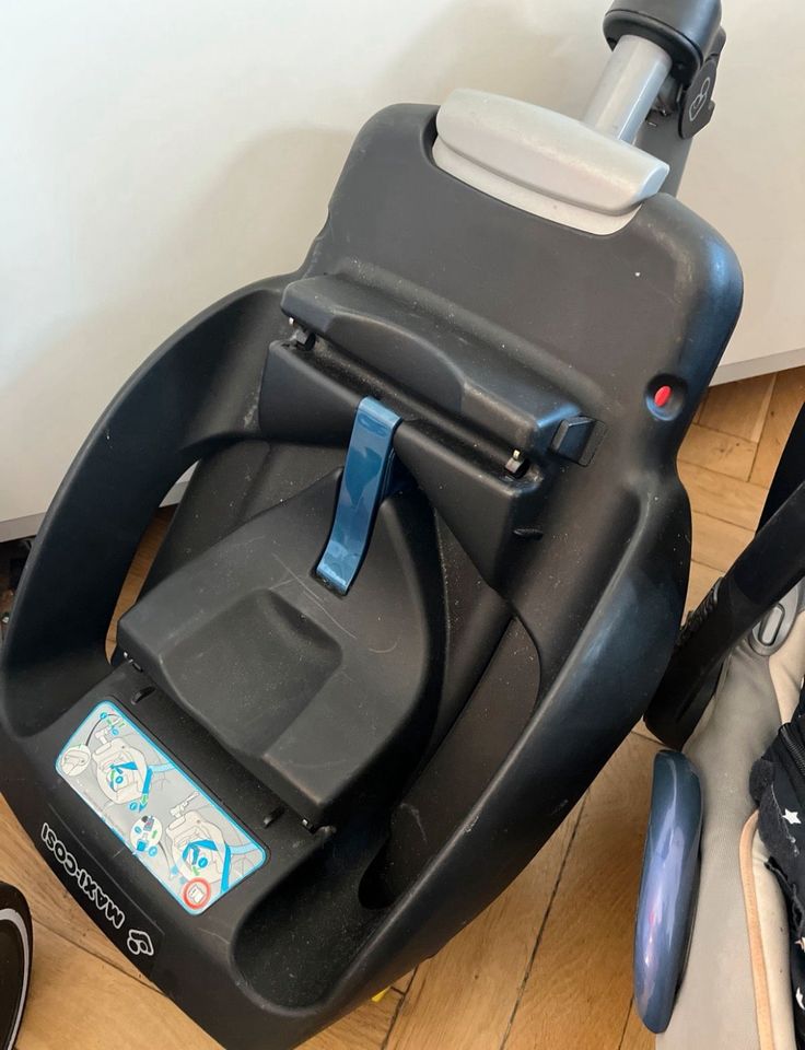 Maxicosi Auto Babyschale Cabrio Fix mit Isofixstation in Herford