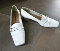 Tamaris Pumps weiß Gr. 39 Kr. Altötting - Garching an der Alz Vorschau