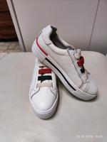 nagelneue Sneakers von Tamaris Gr. 36 Thüringen - Hainrode (Hainleite) Vorschau