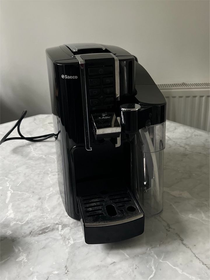 Tchibo Saeco Caffisimo Latte Nero Kaffemaschine Kapseln in Hilden