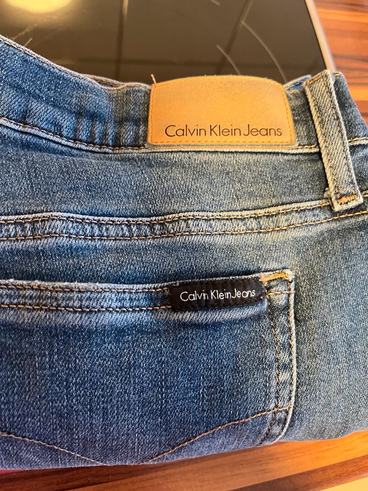 Jeans Calvin Klein Damen wie neu W32 L30 Gr. 40/42 in Neuss