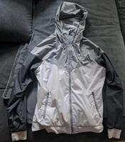 Nike Windbreaker Weiß Grau M Sachsen-Anhalt - Muldestausee Vorschau
