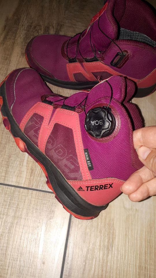 Adidas terrex boa Mädchen in Finsterwalde