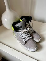 Coole Adidas High Sneaker 44 limited München - Bogenhausen Vorschau