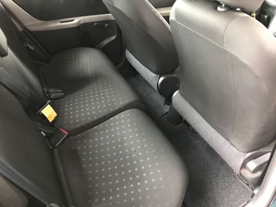 Toyota Yaris Luna 1,0-l-VVT-i aus   1.Hand in Bad Säckingen