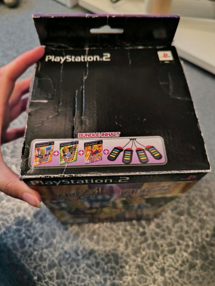 Verschiedene Buzz Quizspiele für Playstation 2  inkl. 4 Buzzer in Hilzingen