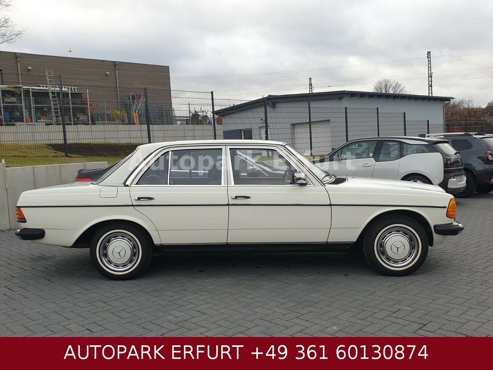 Mercedes-Benz 200 W123 Automatik*Vollrestauriert*H-Kennzeichen in Erfurt