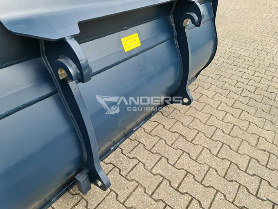 NEU 2500mm Erdschaufel Volvo L50 L60 L70 Radlader Ladeschaufel in Mönchengladbach