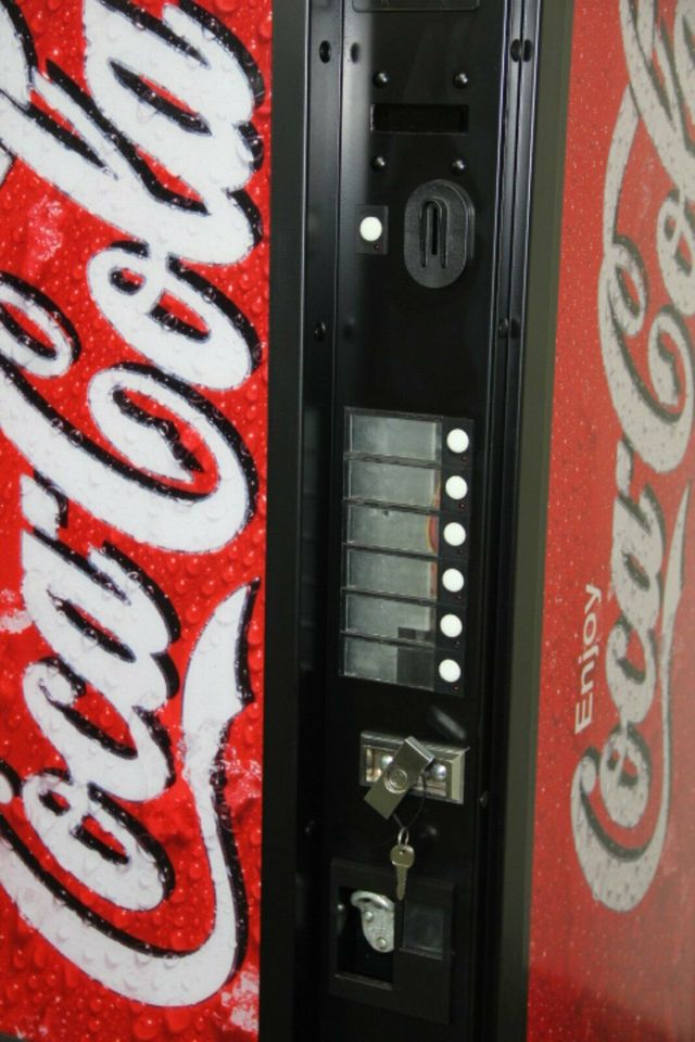 Coca Getränkeautomat Automat Vendo V 217-6 Coca Cola in Iserlohn