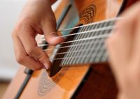 Gitarrenkurs für Vater + Sohn in 45472 Mülheim/Heissen Nordrhein-Westfalen - Mülheim (Ruhr) Vorschau