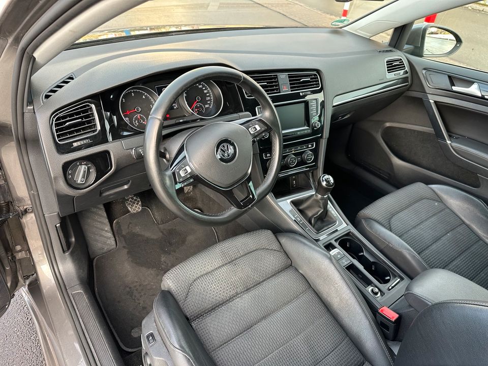 VW GOLF 7 BMT 2.0 TDI HIGHLINE in Nürnberg (Mittelfr)