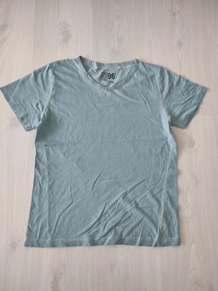 JUNGEN T-SHIRT GR. "158 in Neuenrade