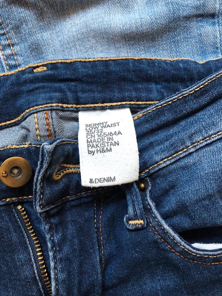 Jeans 25 skinny slim Levi’s und h&m low cut in Berlin