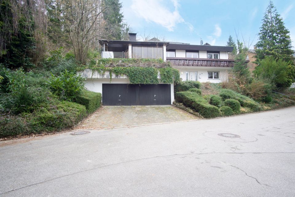 Idyllisches Naturparadies: Freistehendes Einfamilienhaus mit Naturgrundstück im Wald in Badenweiler