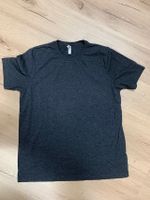 T-shirt grau (1x XL und 1x L) Niedersachsen - Göttingen Vorschau