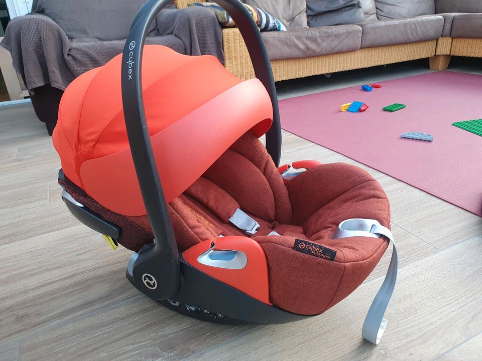 Cybex Cloud Z i-Size Plus Kindersitz & Baby-Schale in Nürnberg (Mittelfr)