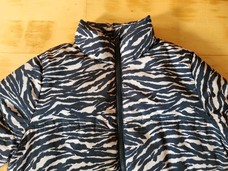 H&M Jacke Gr. S beige schwarz Zebra Tiger in Erbendorf