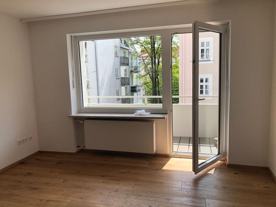 Top Lage München Schwabing 2 Zimmer, 2 Balkone, TG, teilmöbliert in München