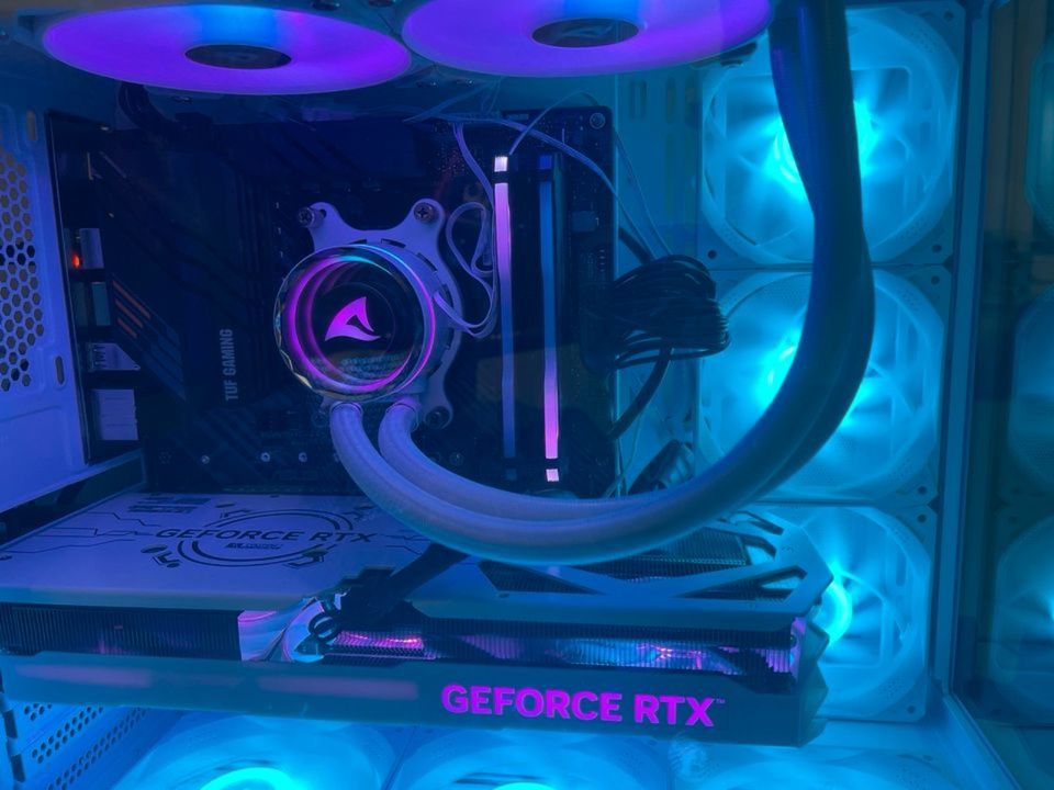 Gaming Pc, RTX 4070 12GB EX GAMER, Ryzen 7 5700x, Wasserkühlung in Göppingen