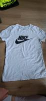 Nike TShirt Damen Gr. S weiß schwarz Hessen - Petersberg Vorschau