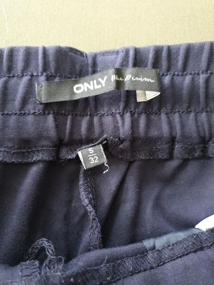 TOP ZUSTAND ONLY Jogpants Trackpants Galonstreifen Hose in Dresden