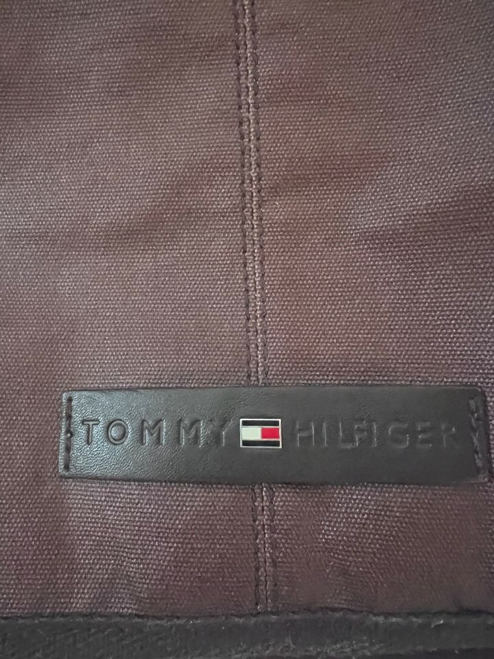 Tommy Hilfiger Umhängetasche Braun in Berlin