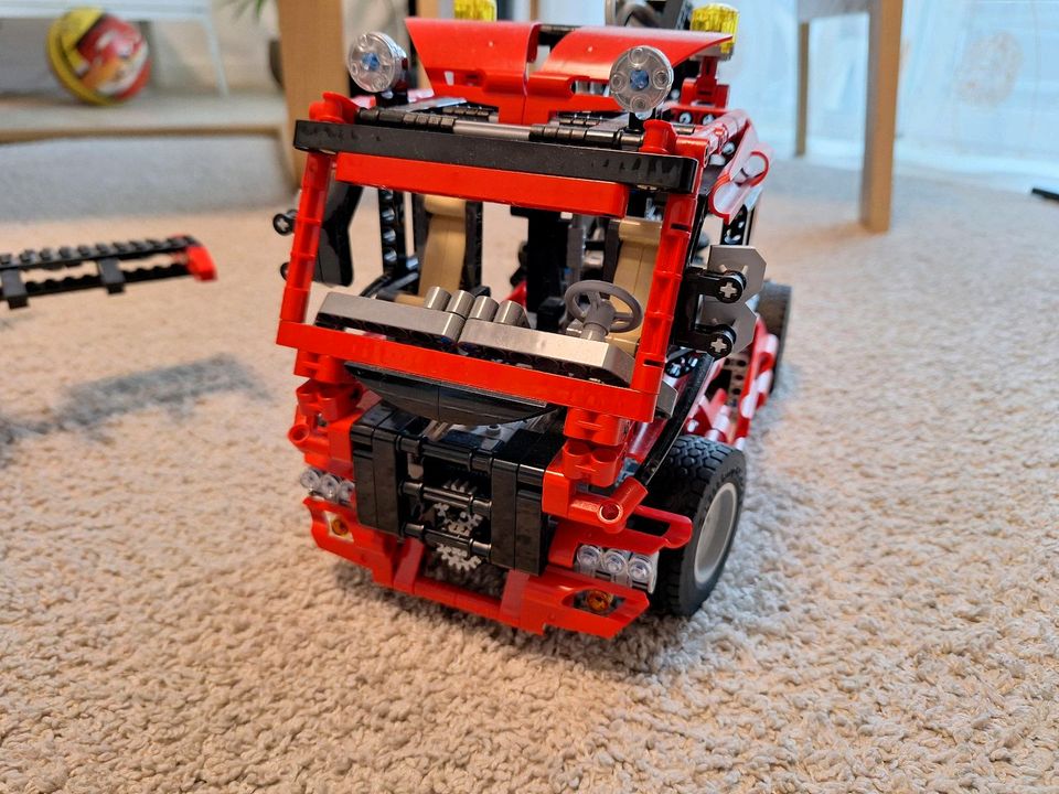 Lego Technic 8436 und 8836 in Zella-Mehlis