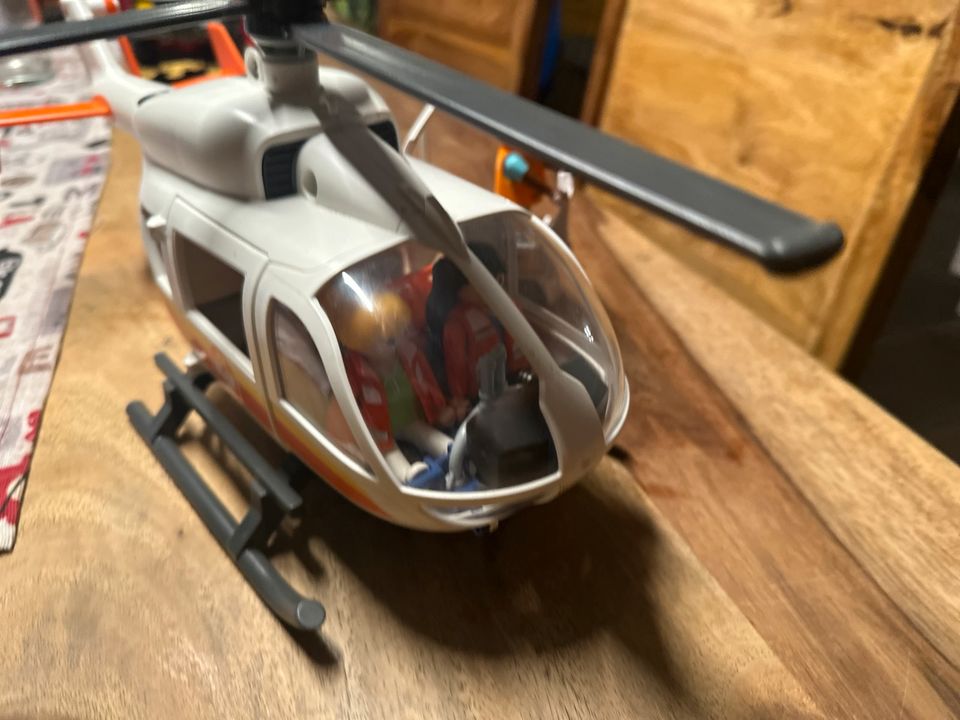Playmobil Rettungshelikopter Hubschrauber in Vollersroda