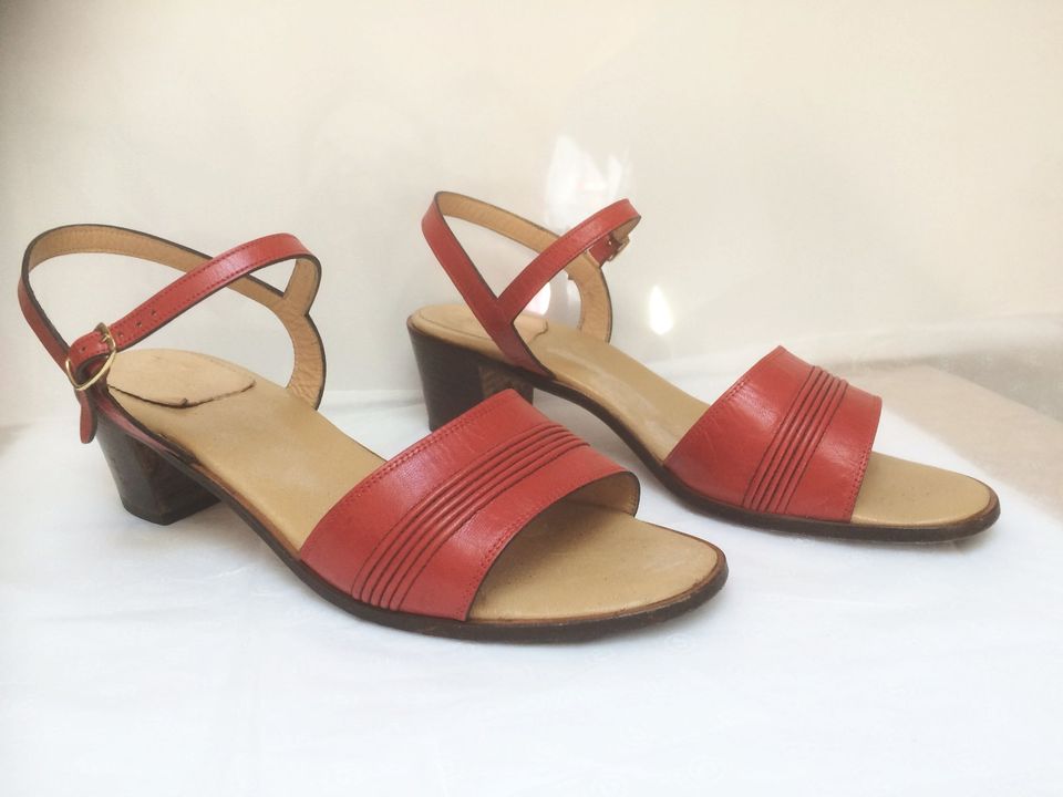 Damen Leder Sandale, Marke Jeannot, rot Gr. 40, Made in Italy in Dortmund
